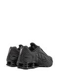 Nike Shox R4 “Triple Black” Sneaker
