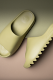 Yeezy Slide Resin