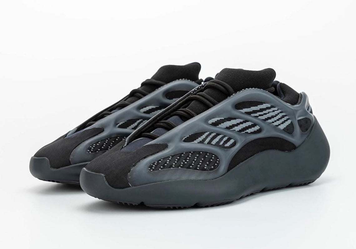 Adidas YEEZY 700 V3 "Dark Glow" Sneaker Limited Supply ZA Adidas YEEZY 700 V3 "Dark Glow" Sneaker Limited Supply ZA