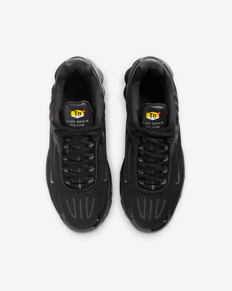 Black nike tn deals